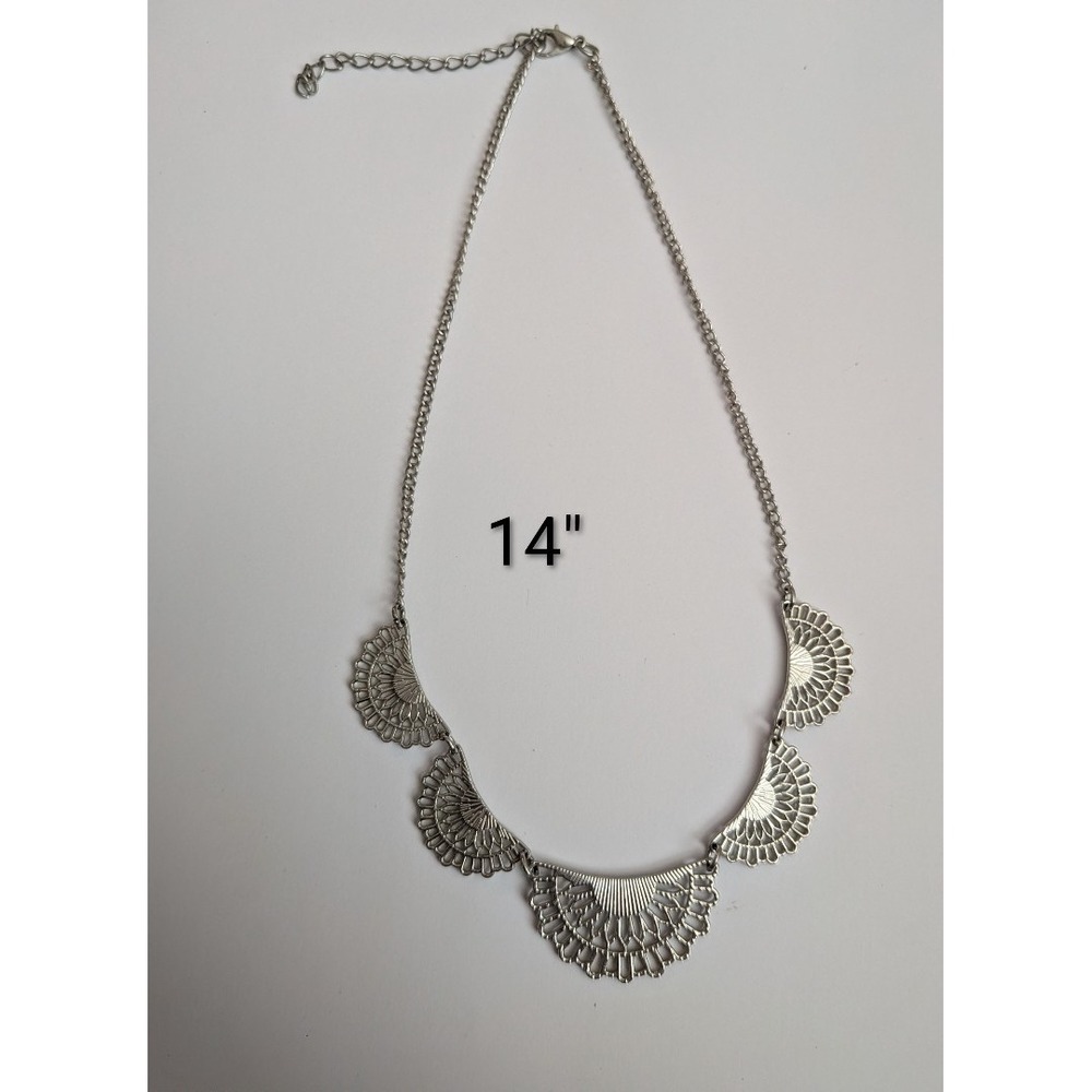 Silver Tone Filigree Fan Bib Necklace Scalloped‎ Boho Statement Jewelry 14 Inch